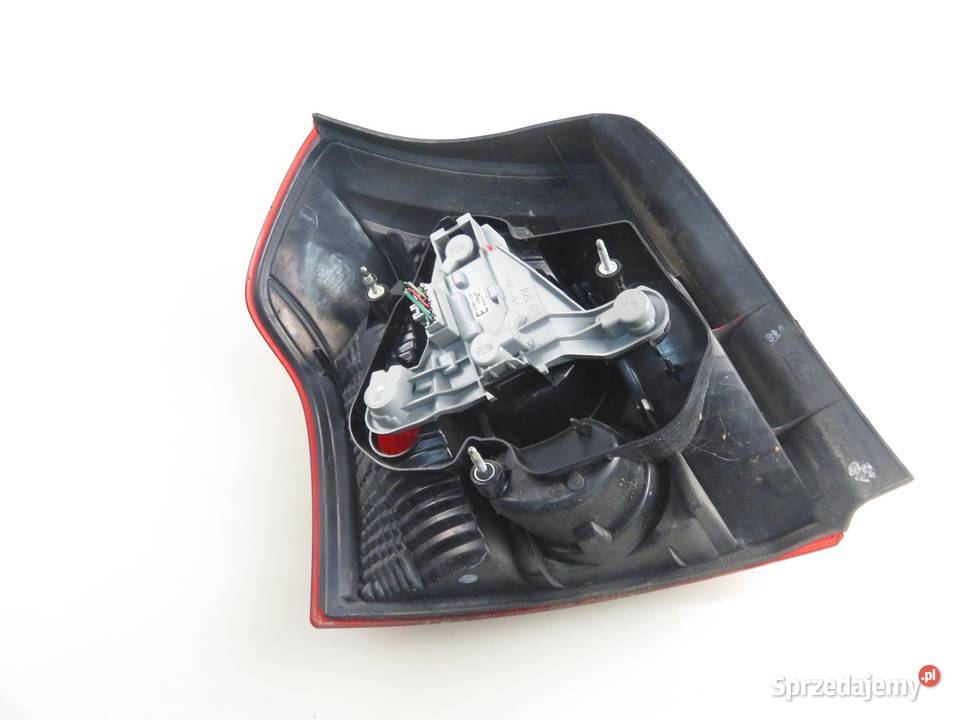 LAMPA PRAWA TYLNA TOYOTA COROLLA E12 8155002300 sprzedam