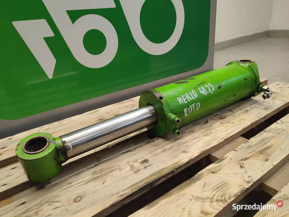 Siłownik poziomowania łyżki Merlo 4025 Roto