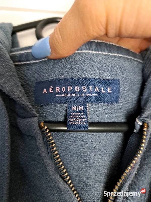 Niebieska bluza Aeropostale z kapturem M niebieski Trąbki Wielkie sprzedam