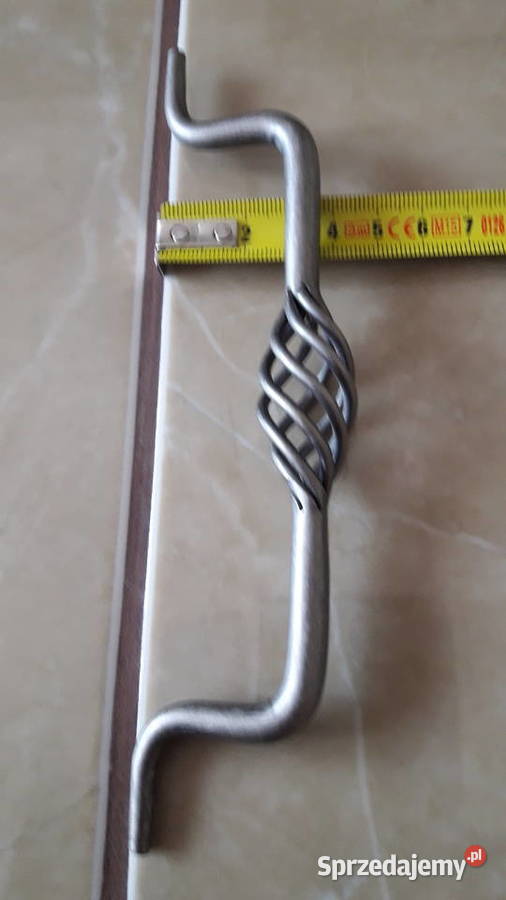 Stylowe metalowe uchwyty do mebli Anglia Janów Lubelski