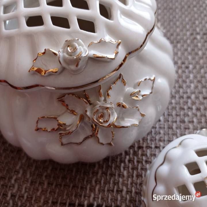 Sprzedam 2 małe dekoracyjne dzbanuszki z