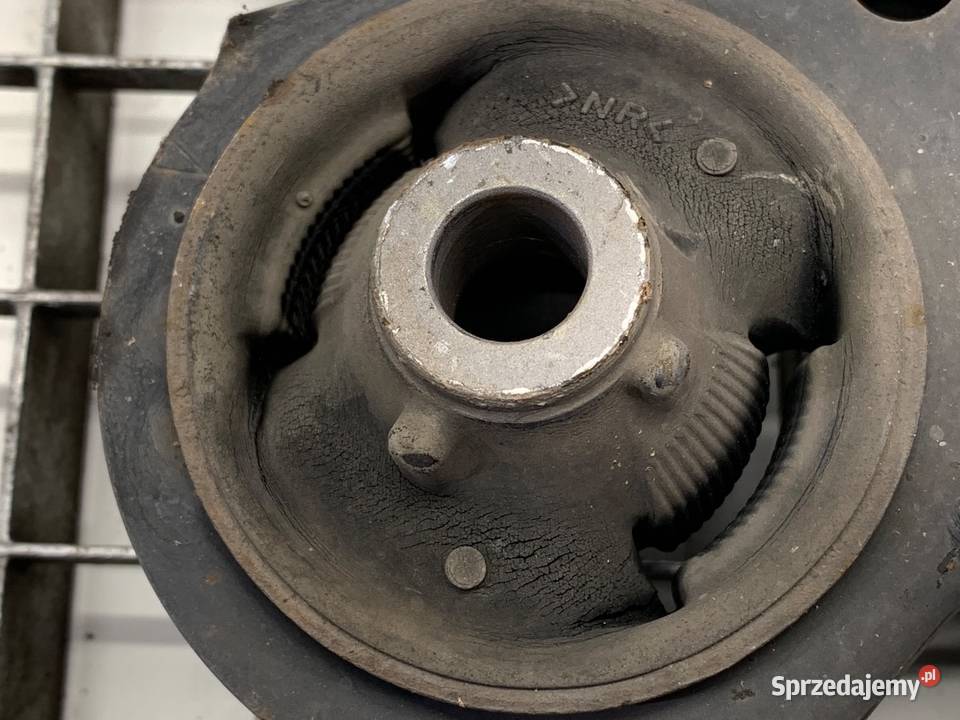 WAHACZ PRAWY PRZÓD TOYOTA COROLLA E21 osobowe Motoryzacja