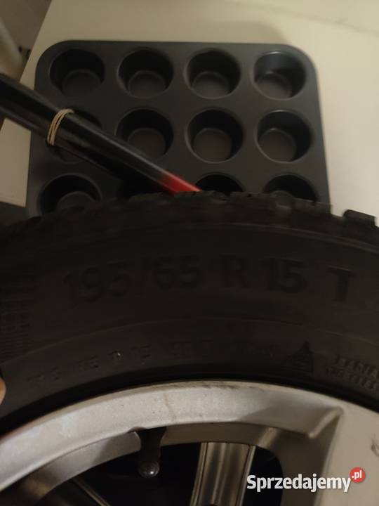 Felgi aluminiowe VW 15 5x100 z oponami zimowymi