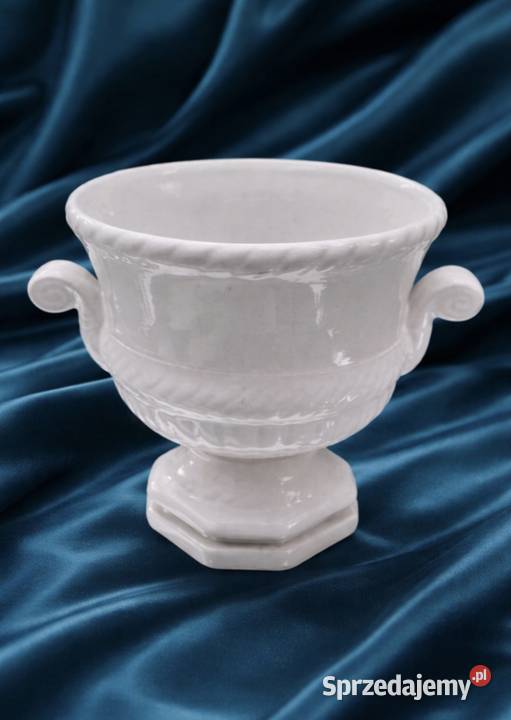 efektowna osłonka na doniczkę nawiązująca formą Pabianice