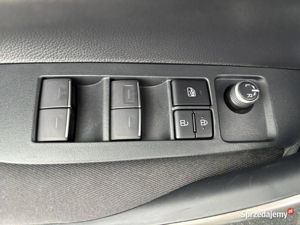 Toyota Corolla 15 Comfort Z polskiego salonu Z Warszawa sprzedam