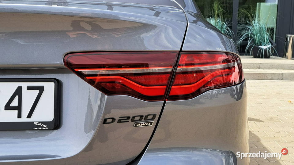 Jaguar XE 20D I4 204 AWD Auto SE 2023 EigerGrey łódzkie Łódź
