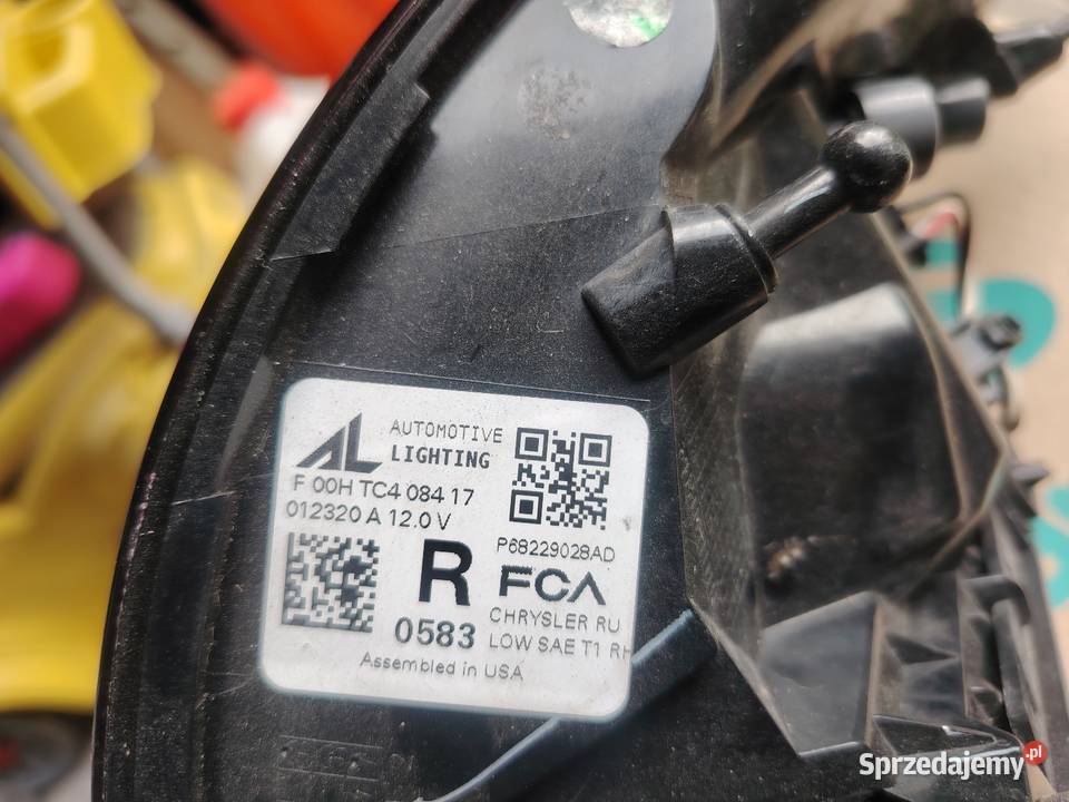 Prawa lampa tył 68229028ad Chrysler Pacifica Kierunkowskazy Książenice