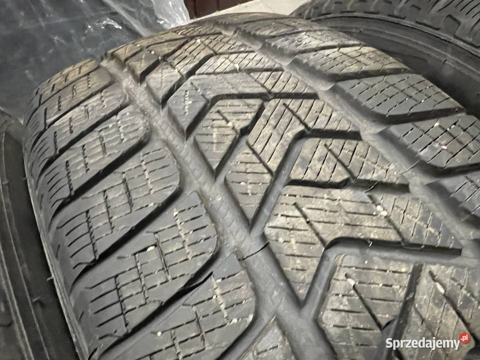 OPONA PIRELLI SCORPION WINTER 23560R18 235 Łapy