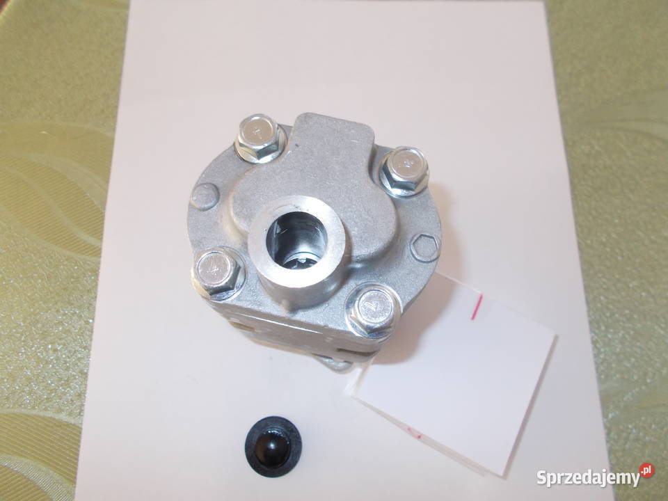 pompa hydrauliczna 6C14037304 silnk kubota Kunów sprzedam