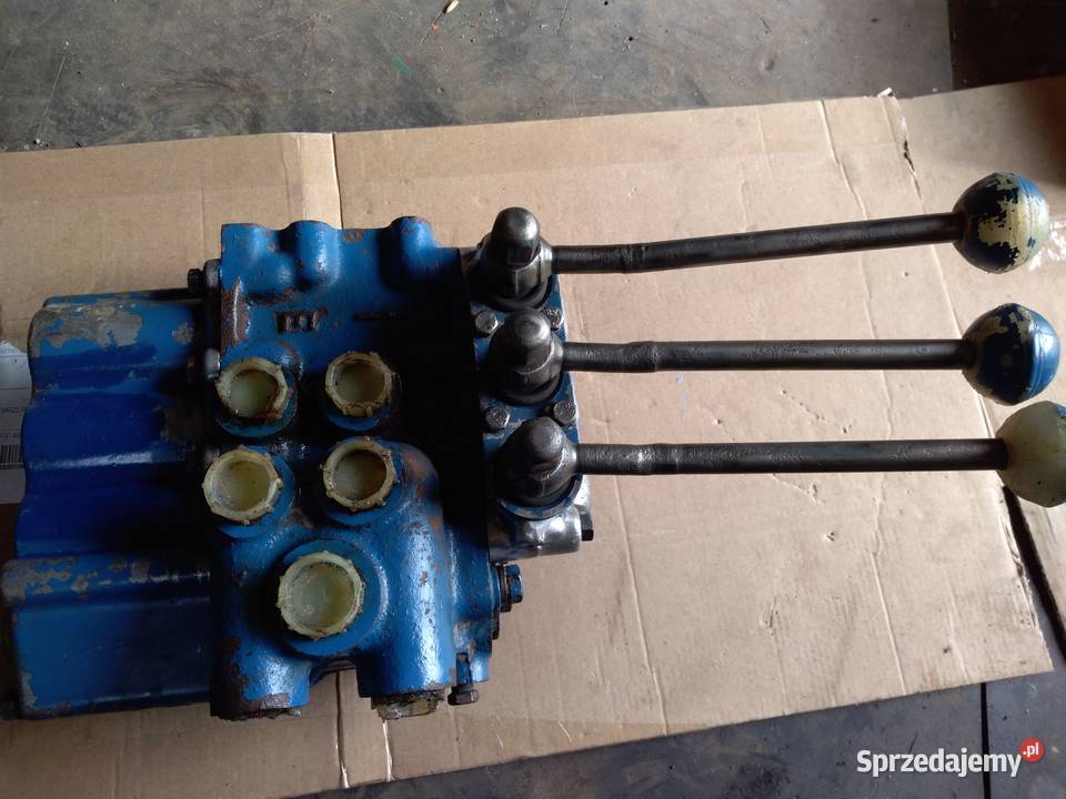 Rozdzielacz hydrauliczny 3 sekcje Ford holland podkarpackie Rzeszów