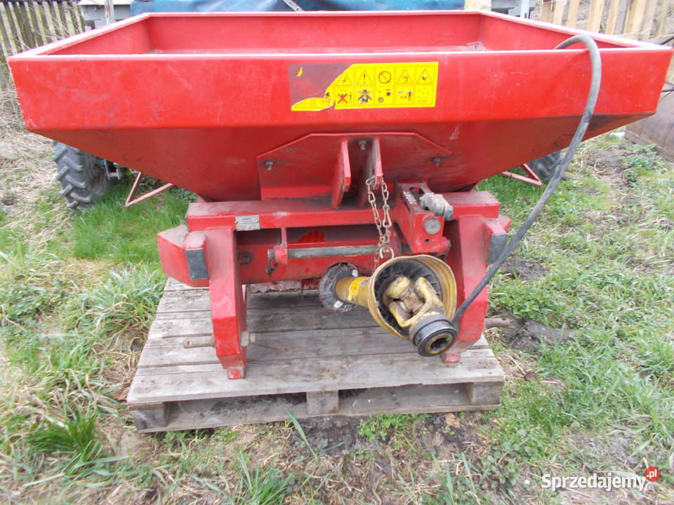 Rozsiewacz do Nawozu JARMET 600 l szer 15m Rozsiewacze nawozów Brzeg