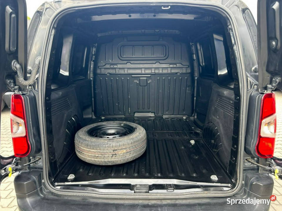 Opel Combo Pierwsza rejestracja w 2020rSalon Warszawa