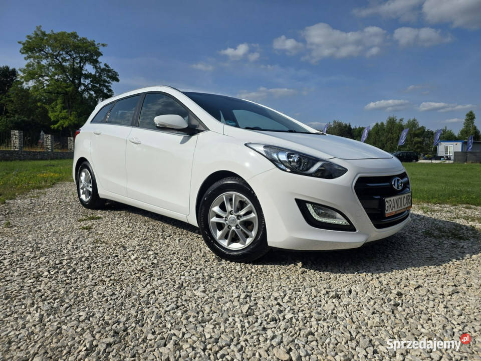 Hyundai i30 16 CRDi 136 Duża Navi Climatronic Rok produkcji 2015 świętokrzyskie Chmielnik sprzedam