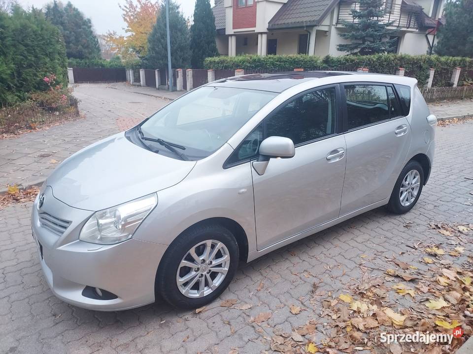 TOYOTA VERSO LIFT 16 benzyna bezwypadkowa Verso Białystok sprzedam