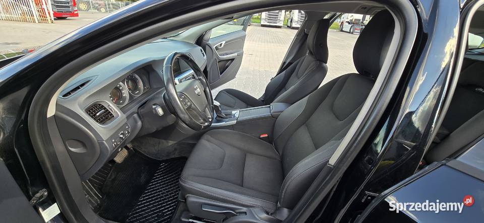 VOLVO V60 20D 160 NAVI BLUETOOTH USBAUX MOŻLIWA 269000km sprzedam