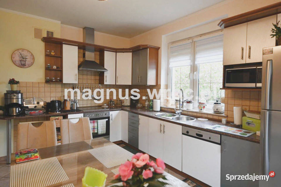 Zadbany dom w cudnym Osolinie 969m2 Osolin