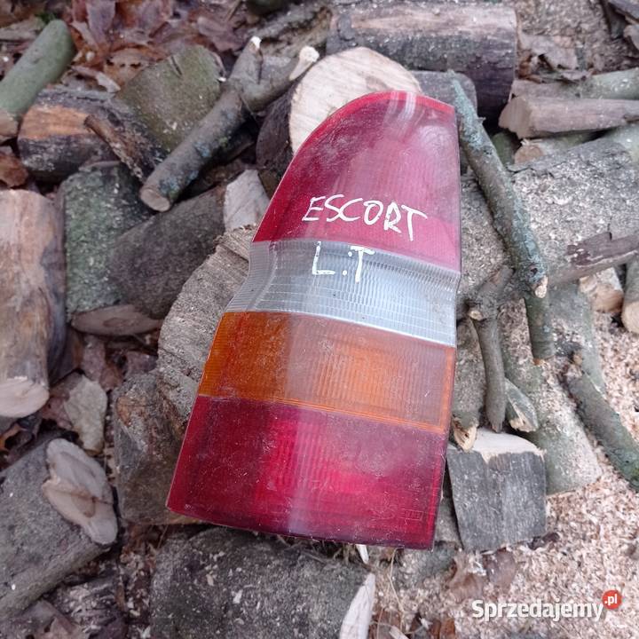 Lampy tylne ford Escort kombi