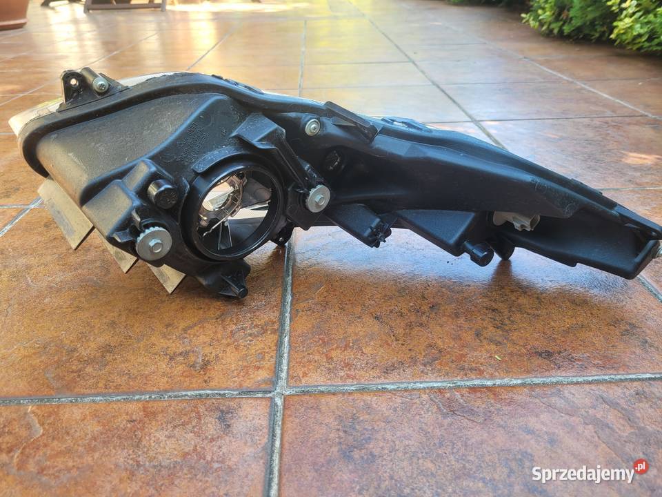 Suzuki Burgman K7K13 400 reflektor lampa przód