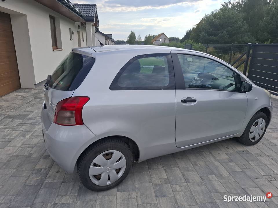 Toyota Yaris 10 benzyna Polski salon 188000km Borowa Góra