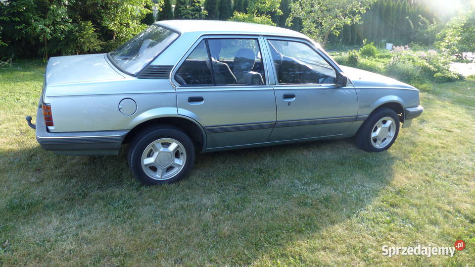 Opel Ascona Touring mały przebieg lokata łódzkie Wieluń sprzedam