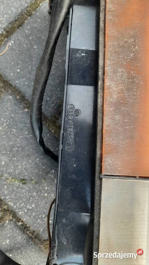 Oryginalne lampy tył vw Jetta 1 kompletna z Ostrowiec Świętokrzyski sprzedam