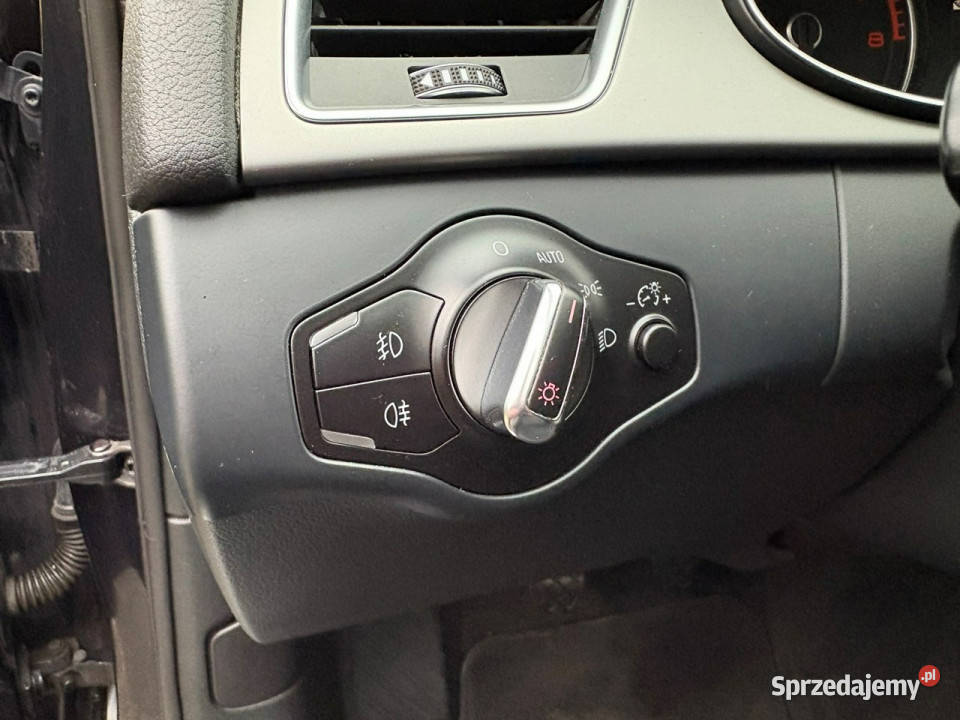 Audi A4 sedan 18 benzyna 170 Xenony LEDy Duża wspomaganie kierownicy mazowieckie Lipówki sprzedam