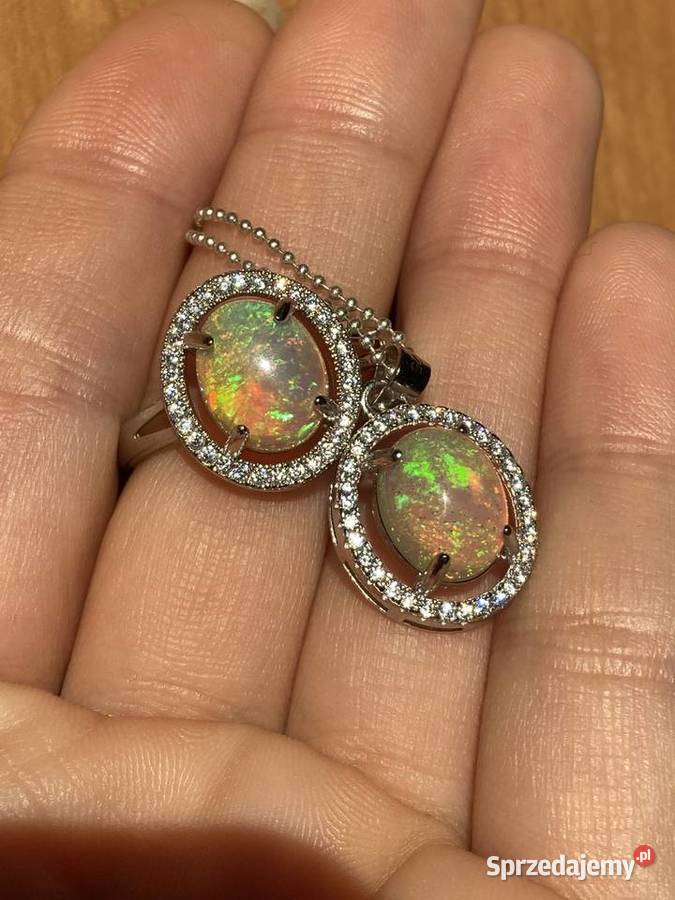 Komplet biżuterii z opalami zawieszka i Warszawa