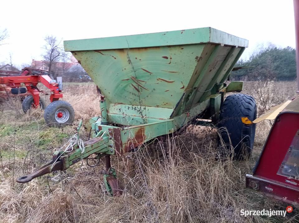 Rozsiewacz wapna Rotina 6000