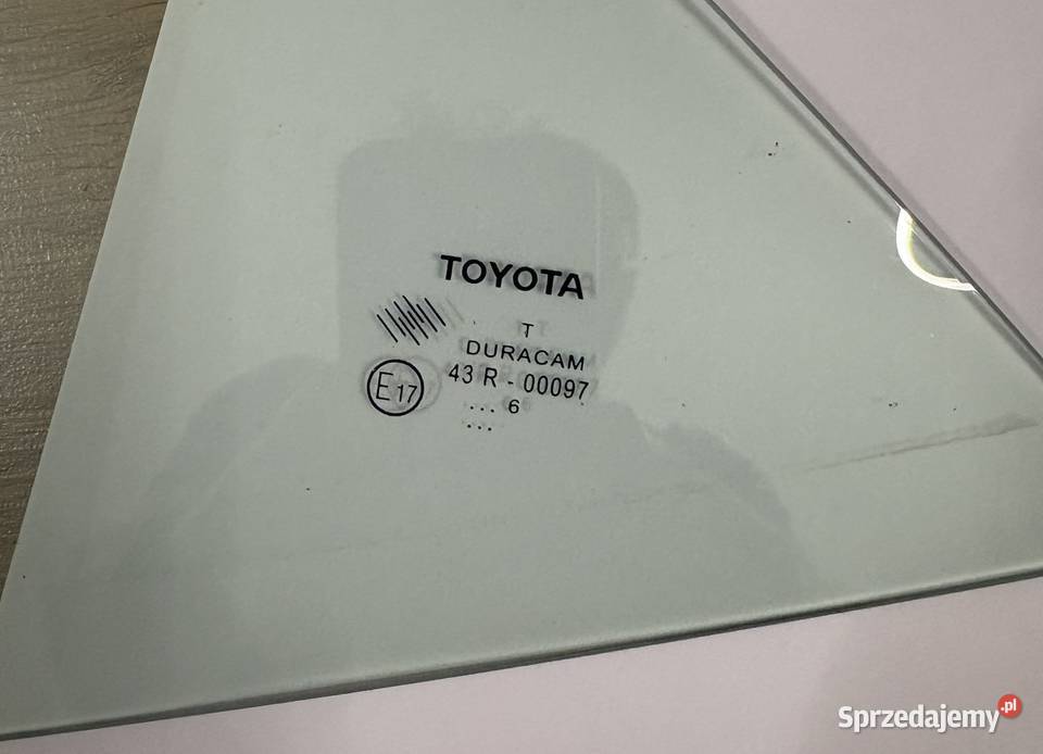 Szyba duża i mała drzwi tylnych Toyota Corolla Boczne (drzwi) sprzedam