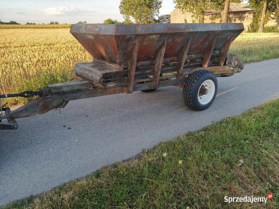 Rozsiewacz wapna Piast RCW 3 Skarżyn