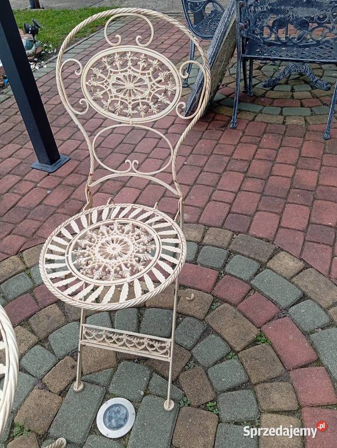 Komplet metalowych mebli ogrodowych Podławki sprzedam