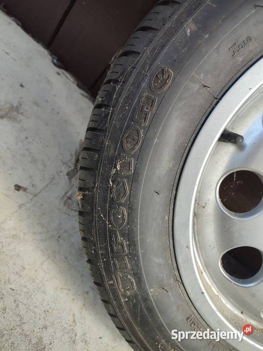 Koło zapasowe Opony audii 19565 r15
Opony Bobowa sprzedam