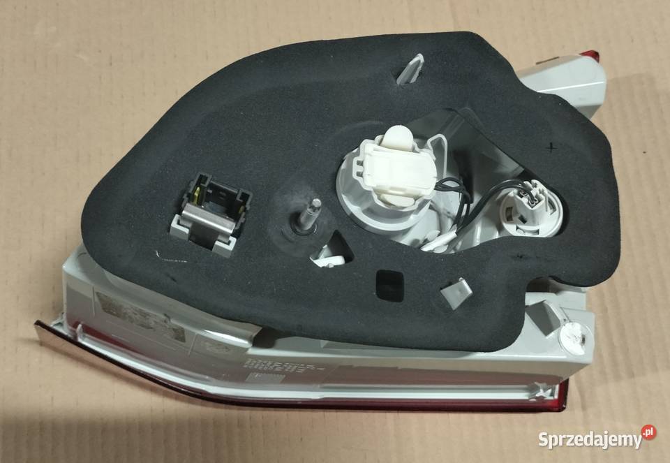 LAMPA LEWY TYŁ PEUGEOT 308 II T9 SW Lampy tylne Goczałkowice-Zdrój