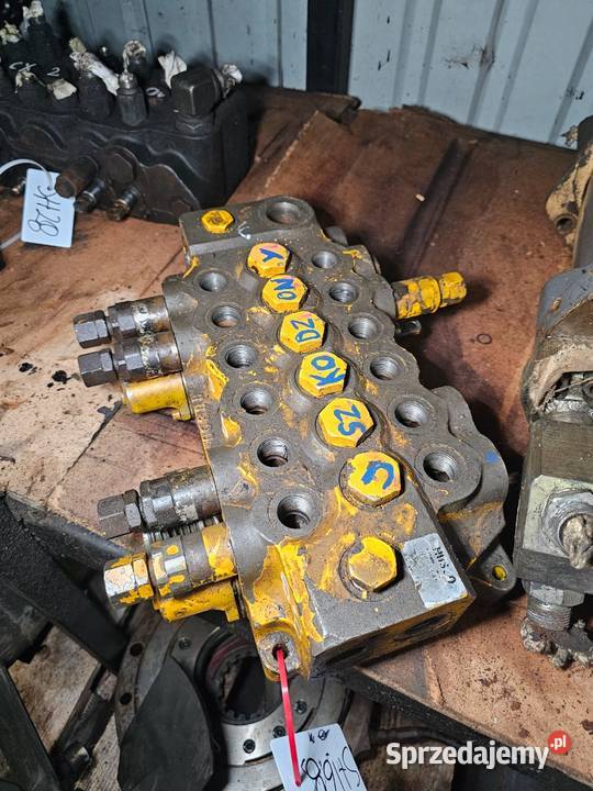 Rozdzielacz hydrauliczny koparki JCB do modeli pomorskie