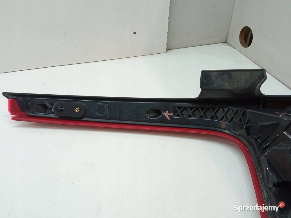 LAMPA TYŁ PRAWA EUROPA 31467841 Volvo XC 90 II