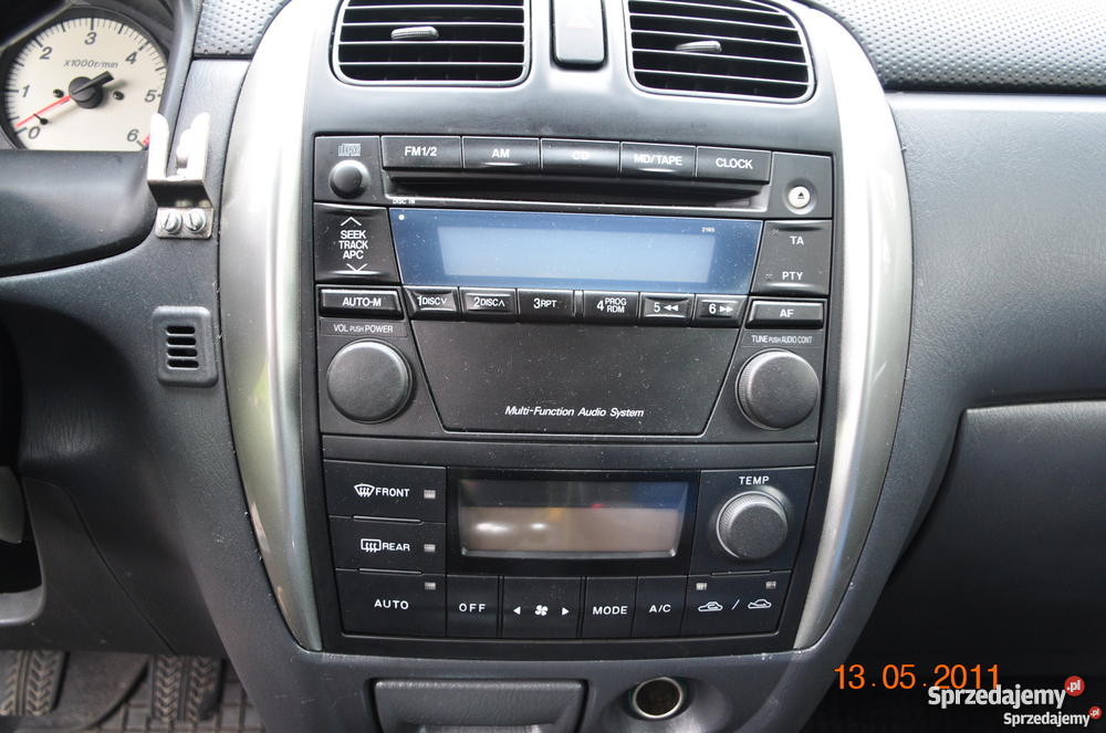Mazda premacy салон