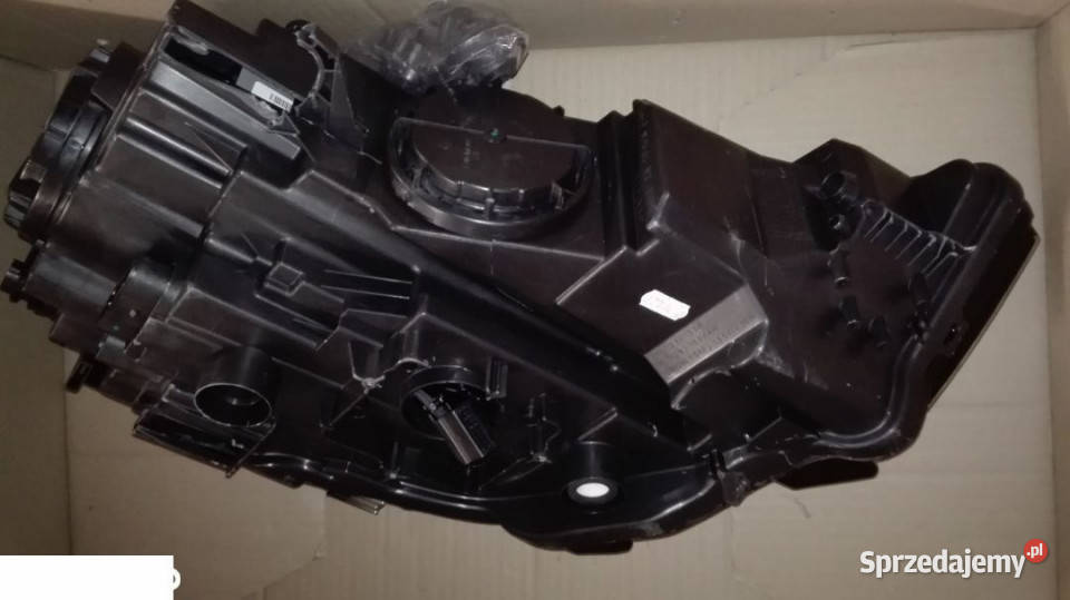 AUDI A3 REFLEKTOR XENON 2016 LEWY 8VO LIFTING