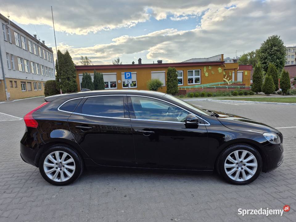 Volvo V40 20 D2 Zadbany serwisowany oryginalny nieuszkodzony sprzedam
