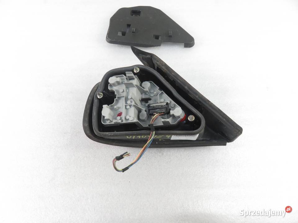 LAMPA PRAWA TYLNA JAGUAR XJ X308