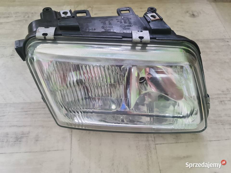Audi A3 9699 Lampa przednia reflektor przedni Łódź