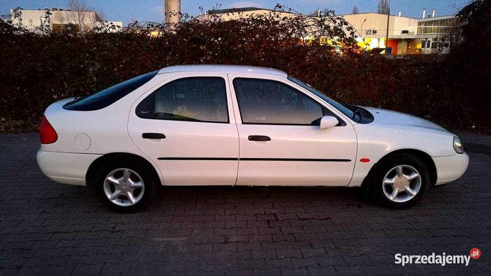 Ford Mondeo 18 benzyna I własciciel Polski Salon Szczecin