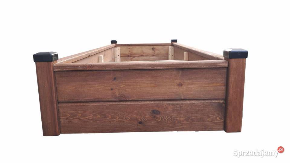 Obudowa nagrobna z zabezpieczeniem słupków