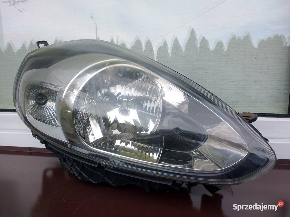 Fiat Punto Evo lampa przednia prawa reflektor Lampy przednie Sieradz sprzedam