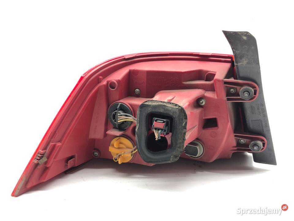 LAMPA PRAWY TYŁ VW PASSAT B7 3AE945310