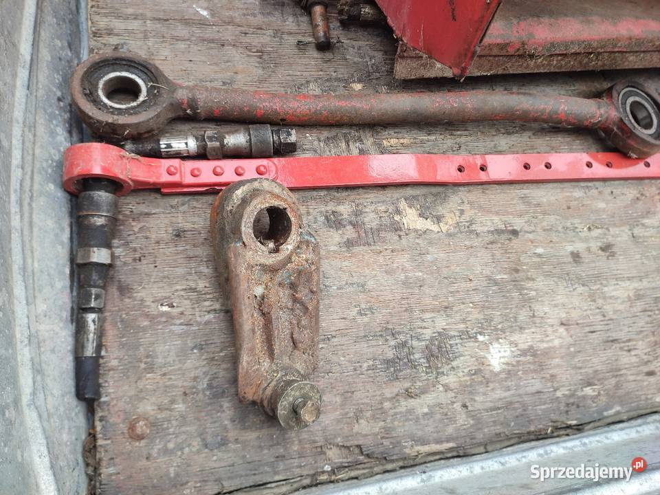 Targaniec wał targańca kombajnu zbożowego Massey