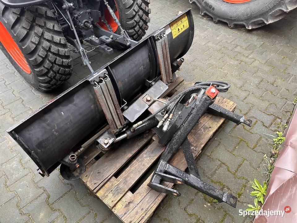 KUBOTA F2560 2002AGREGAT 160 PŁUG 140 KABINA sprzedam