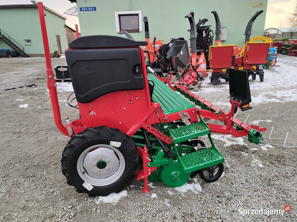 Siewnik zbożowy do zboża AgroMasz 251 271 301 25 Agromasz Maszyny rolnicze kujawsko-pomorskie Rogóźno
