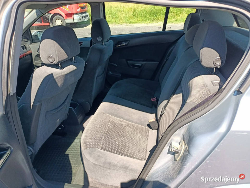 Opel Astra Opel Astra 17CDTI 101 04r H 20042014 Astra Tarnów
