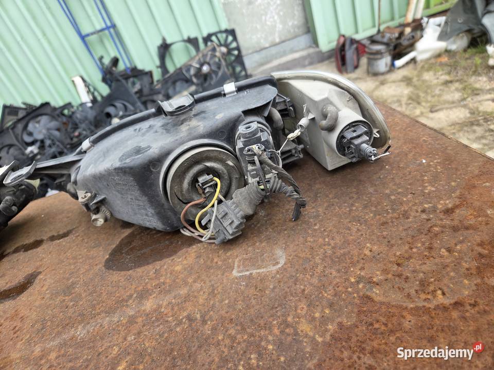 Lampy przednie Fiat Siena Łagów