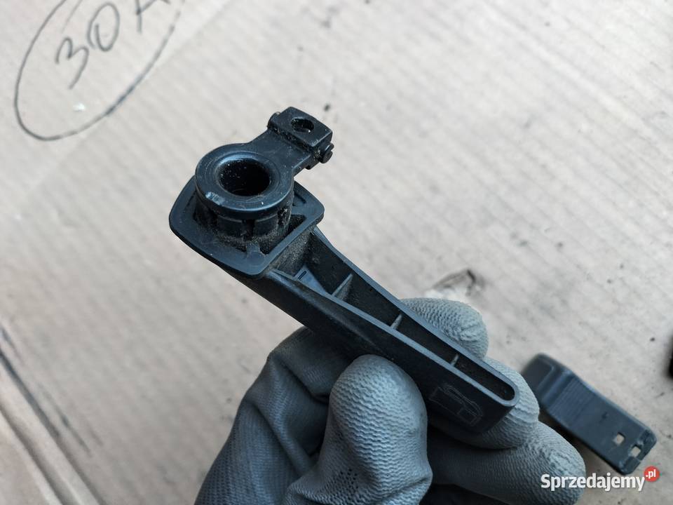 PEUGEOT 306 UCHWYT OTWIERANIA WLEWU RĄCZKA Wyposażenie wnętrza Kamień-Kolonia